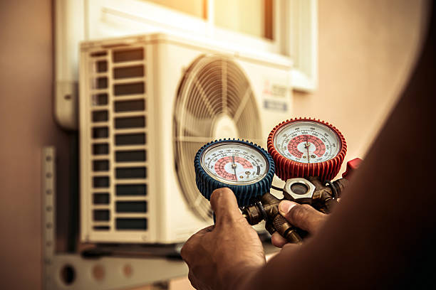 Professional Ac Installation technician working in Mesquite, TX